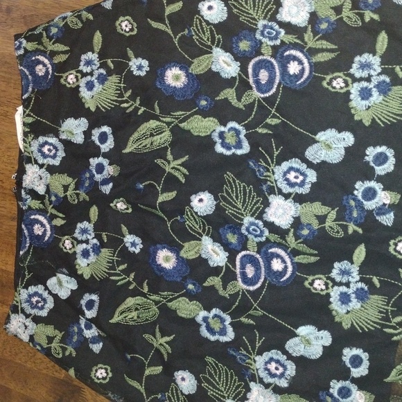 BCBGeneration Embroidered Floral Mesh Midi Pencil Skirt with Slit in Back 10 - Picture 2 of 7